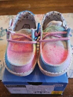 HEY DUDE WENDY TODDLER DREAMER NWT SIZE 7 SHOES